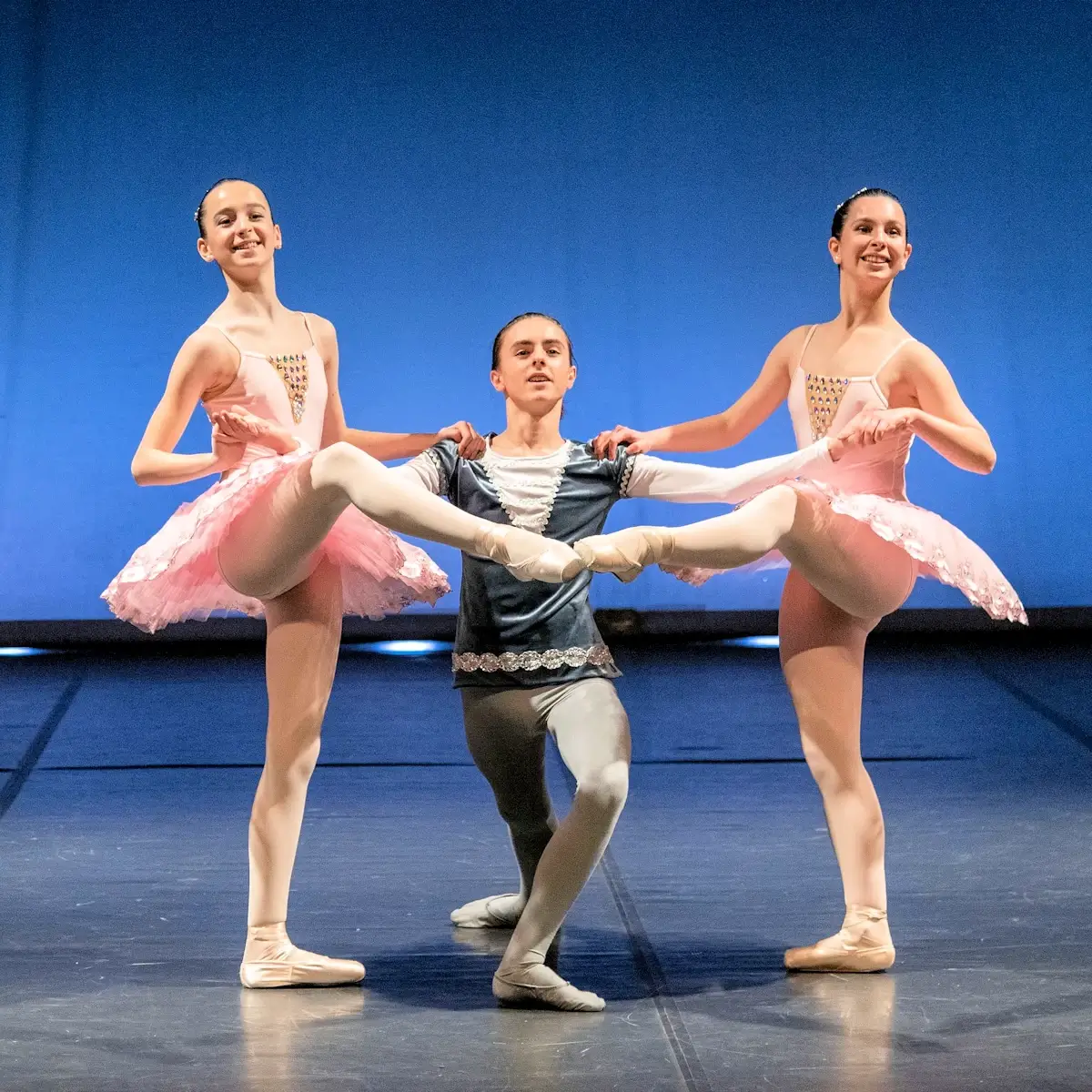 Arte - Muestra de esccuelas - Mes de la danza - Teatro Leidor - Thalia Ballet - Alberto Ventura Studio