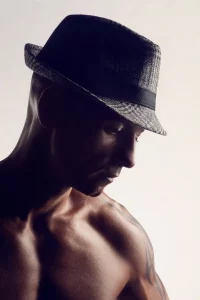 Retrato - Fotografía de estudio - sombrero - Alberto Ventura Studio